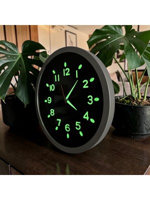 Bahat Fosforlu 3D Rakam Karanlıkta Parlayan Gümüş Siyah Plastik Duvar Saati 30 cm