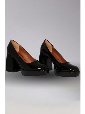 Victoria Shoes Kalın Tabanlı Siyah Rugan Blok Topuklu