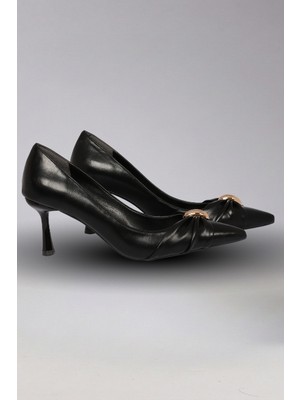 Victoria Shoes Sivri Burun Büzgü Detaylı Siyah Topuklu Ayakkabı