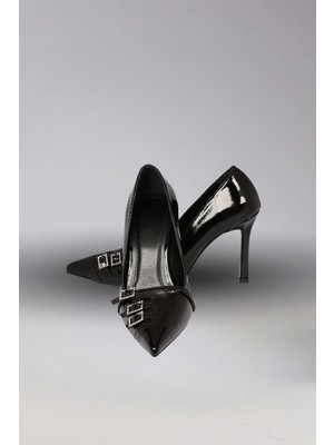 Victoria Shoes Kristal Toka Detaylı Sivri Burun Topuklu