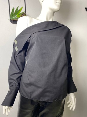 ANS Kayık Yaka Asimetrik Kesim Gömlek