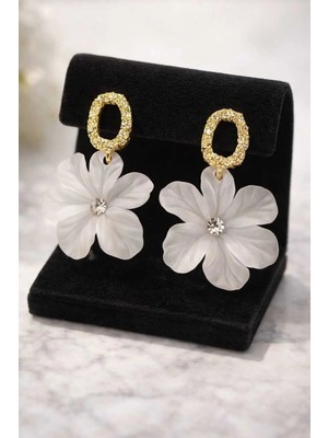 Banum Luxury Şık Çiçek Tasarım Küpe Hafif ve Rahat Kullanımlı