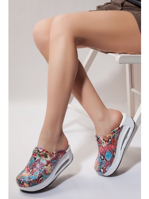 SABOTERLİK Ortopedik Doktor ve Hemşire Terliği Yılan Desenli – Kaymaz Tabanlı Konforlu Sağlık Personeli Terliği