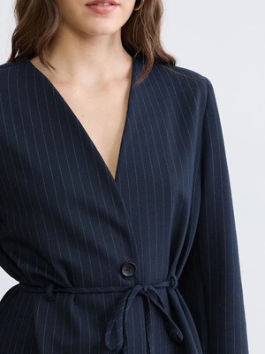 LC Waikiki Lacivert Çizgili Kuşaklı Kadın Blazer Ceket