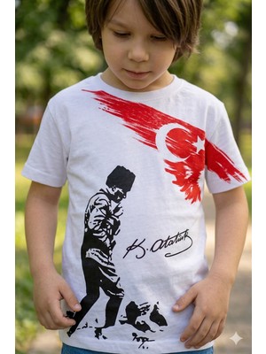 Lollico Kız ve Erkek Çocuk Atatürk Baskılı Siyah Tişört - Milli Bayramlara Özel Tasarım %100 Pamuklu T-Shirt