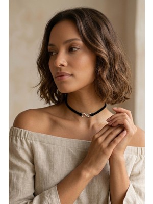 Siyah Süet Choker Kolye - Gümüş Rengi Sonsuzluk Detaylı Boyunluk - Minimalist Tasarım Kolye