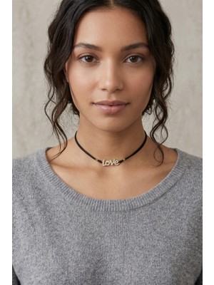 Siyah Ip Choker Kolye - "love" Yazılı Gold Detaylı Boyunluk - Minimalist Tasarım Kolye