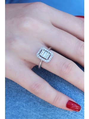 Gümüş Renk Baget Zirkon Taşlı Kadın Yüzük