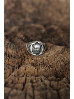 Ayarlanabilir Kuru Kafa Tasarımlı Erkek Yüzük