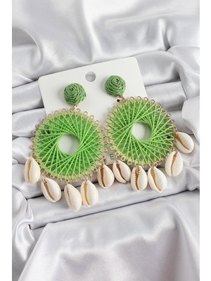 Yeşil Hasır Örgü Sarmal Model Sallantılı Deniz Kabuğu Detaylı Gold Renk Kadın Küpe