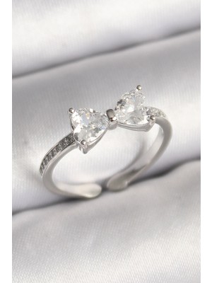 Pirinç Gümüş Renk Zirkon Taşlı Kalp Fiyonk Model Kadın Yüzük