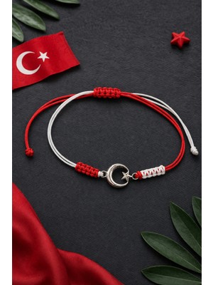 Crystal Atelier Kırmızı Beyaz Türkiye Ay Yıldız Figürlü Makrome Taraftar Bileklik – El Yapımı Ayarlanabilir