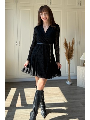 Dilay Gökoğlu Butik Çiçek Işlemeli Kruvaze Kemeri Çıkarılabilir Kısa Siyah Elbise