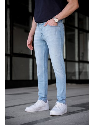 Enerjin Erkek Slim Fit Likralı Kot Pantolon Buz Mavi %98 Pamuk 5 Cep Detayı ile Modern Tasarım