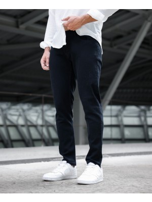 Enerjin Erkek Slim Fit Likralı Kot Pantolon Düz Siyah %98 Pamuk - %2 Elastan Orta Kalınlık