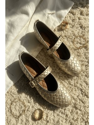 Divolya Stap Örgülü Gold ( 2 Cm) Oval Burunlu Günlük Kullanım Babet