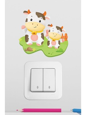 Pinkipay Buzağı ve Annesi Çocuk Odası Dekoratif Priz Stickerı