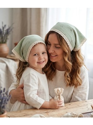 Mufin Collection Anne Kız Kombin Üçgen Muslin Bandana | Dantelli – Pamuklu Kumaş