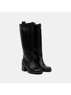 Desa Kadın Siyah Kalın Topuklu Deri Çizme Şık Tasarım ve Günlük Kullanım İçin Uygun