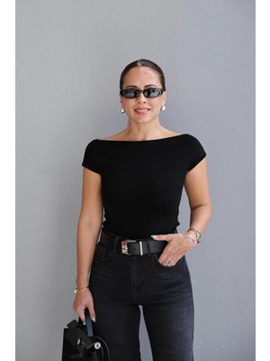 Purple By Banu Siyah Kayık Yaka Body