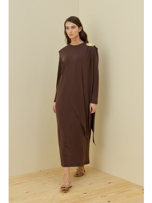 Merwishop Çıkarılabilir Broş Detay Kuşaklı Doha Elbise 1654 Kahverengi