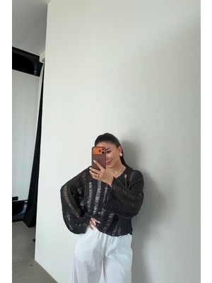 Özge Özgenç Ajurlu Triko