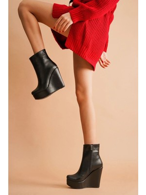 Ayakkabı Ateşi Daina Siyah Cilt Dolgu Topuklu Kadın Bot