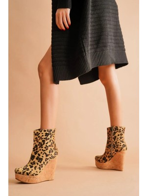 Ayakkabı Ateşi Daina Leopar - Mantar Dolgu Topuklu Kadın Bot