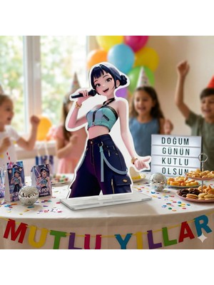 Dodomar K-Pop Zoey Ayaklı Pano Demon Hunter Huntrix Temalı Masaüstü Fotoğraf Not Panosu 47X35 cm