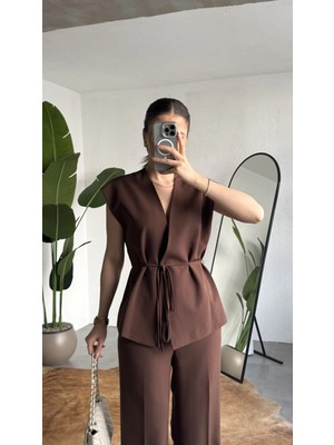 Asfa Moda Kadın Kahverengi Düğmeli Bağlamalı Yelek Pileli Palazzo Pantolon Takım Bağlama Detaylı Şık Ikili Takım
