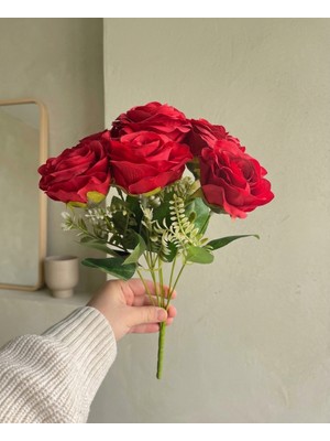 Yapay 7 Kafalı Şimşir Aranjmanlı Kırmızı Katmerli Gül Ev Dekorasyon Özel Gün Çiçeği