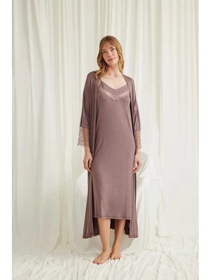 Moda Şahsenem Dekolteli Yakası ve Kolu Dantelli Sabahlık Takımı