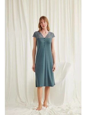 Moda Şahsenem Kolu Omzu ve Yakası Dantelli Önü Düğmeli Gecelik