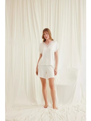 Moda Şahsenem Kısa Kollu Dantelli V Yaka Şort Takımı