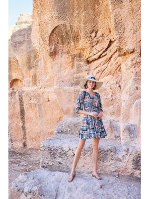 Moda Şahsenem Etnik Desenli Truvakar Kollu V Yaka Elbise