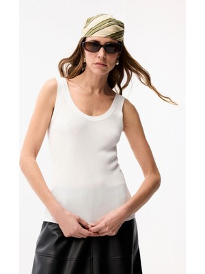 Adl Kolsuz Triko Atlet Ekru 10244697001