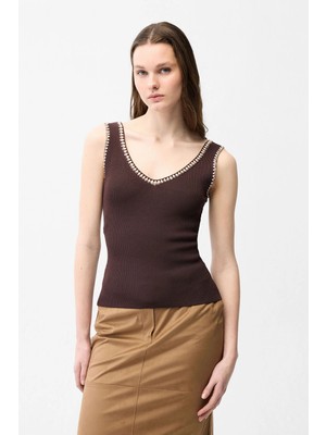 Adl Yakası Işlemeli Triko Bluz Kahve 11546113000