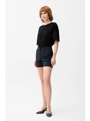 Love My Body Pacası Yırtmaçlı Şort Siyah 170L4821012