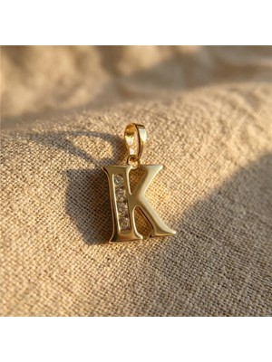Zeino K Harfi Zirkon Taş Detaylı Kolye Ucu - 14K Altın Rengi Kaplama, 1,9 cm