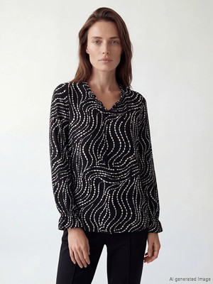 LC Waikiki Lcw Grace Siyah Bağlamalı Yaka Desenli Bluz