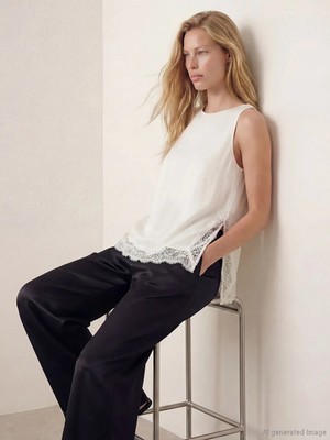 LC Waikiki Lc Waıkıkı Ekru Dantel Detaylı Saten Bluz