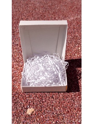 Orbak Kağıtçılık Beyaz Karton Takı Kutusu + Beyaz Kırpık Kağıt – Kapaklı Kolye Bileklik Kutusu 5 Adet 9,5x9,5 x 2 cm
