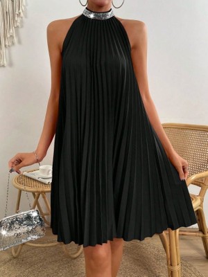 Giyimodam Kadın Balıkçı Yaka Omuzlardan Açık Pılelı Kısa Janjan Krep Elbise