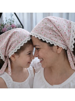 Anne Kız Kombin Bandana – Pamuklu Papatya Desenli Dantelli Bağlamalı Saç Bandı Seti
