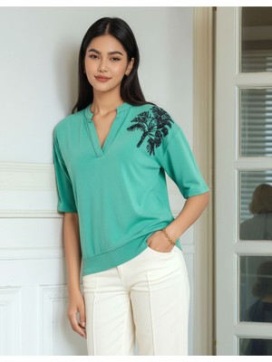 Mamayaga Kadın V Yaka Pamuk Viskon Kısa Kol Spor Şık Çiçek Nakışlı Bluz