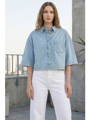 Lupinn Kadın Açık Mavi Crop Denim Gömlek Oversize Salaş Kesim Kısa Kollu Düğmeli Jean Gömlek