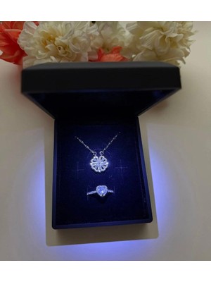 Işıklı Kutuda Yonca Kolye ve Yüzük Set