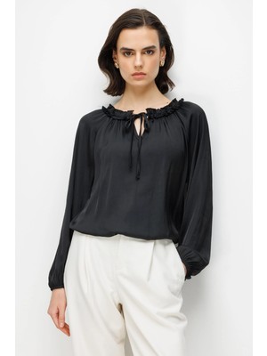 Mixray 4814 Kadın Bağlamalı Büzgülü Uzun Kol Saten Bluz Siyah
