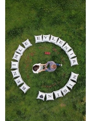 TeknoKapsül Harfli Kırlent Kılıfı Kadife 43X43 cm Çift Taraflı Ü Harfi Kedi Desenli Evlilik Teklifi Doğum Günü
