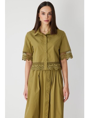 On Kadın Dantel Detaylı Crop Pamuk Gömlek 74336 Oliv